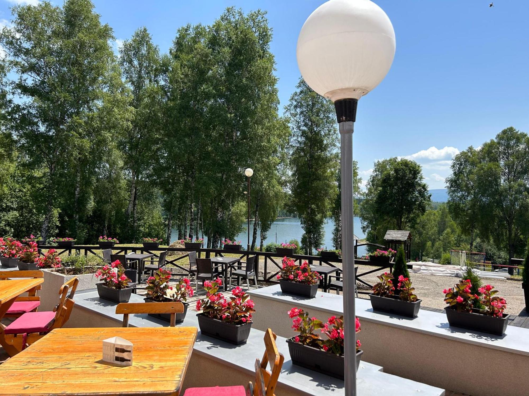 Hotel Vlasina - Vlasinsko Jezero Vlasina Rid Exteriör bild